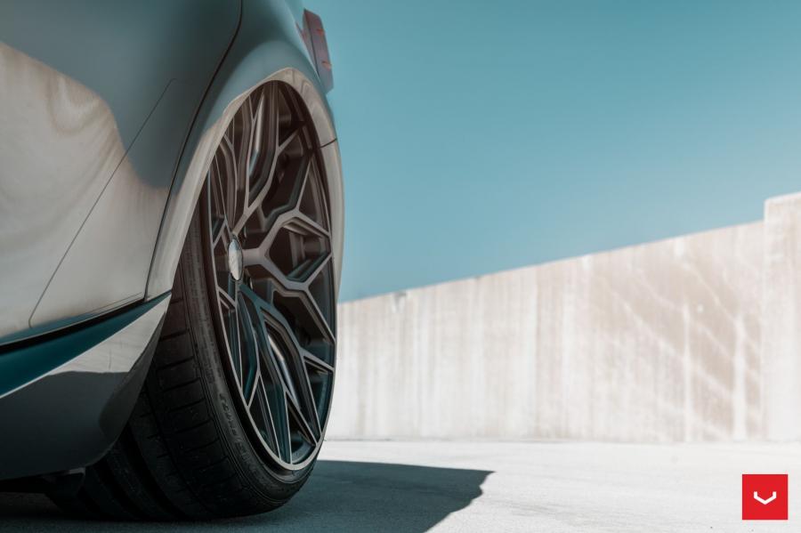 Детали экстерьера Lexus IS on Vossen Wheels (HF-2) 2018 года  (фото 21 из 24)